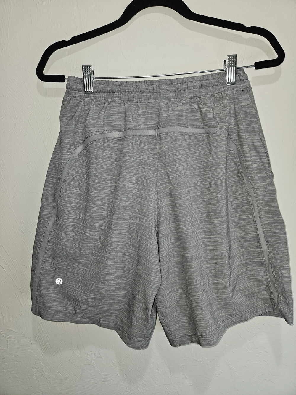 Lululemon Shorts Men's Medium Heathered Gray Athletic 9 Inch Inseam Gym Workout
